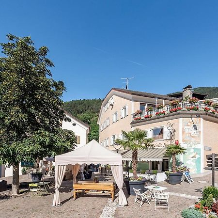 Hotel Weisse Lilie - B&B 리오디푸스테리아 외부 사진