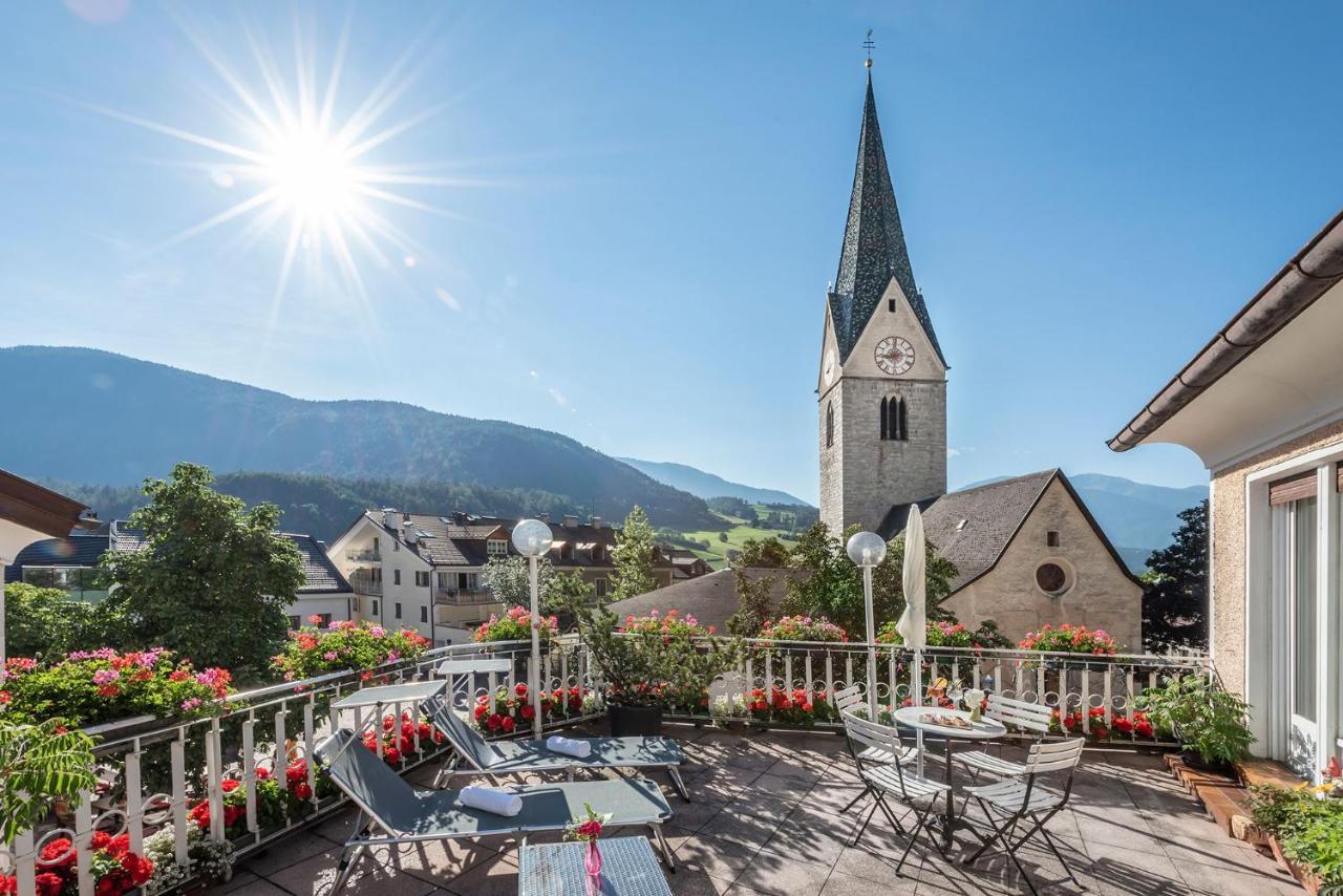 Hotel Weisse Lilie - B&B 리오디푸스테리아 외부 사진