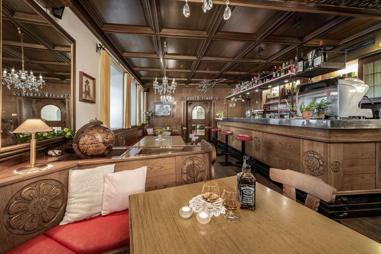Hotel Weisse Lilie - B&B 리오디푸스테리아 외부 사진