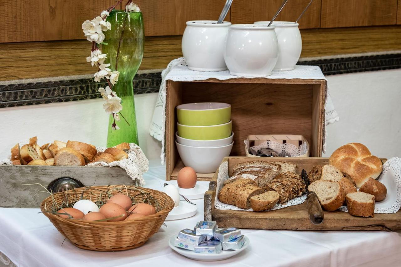 Hotel Weisse Lilie - B&B 리오디푸스테리아 외부 사진