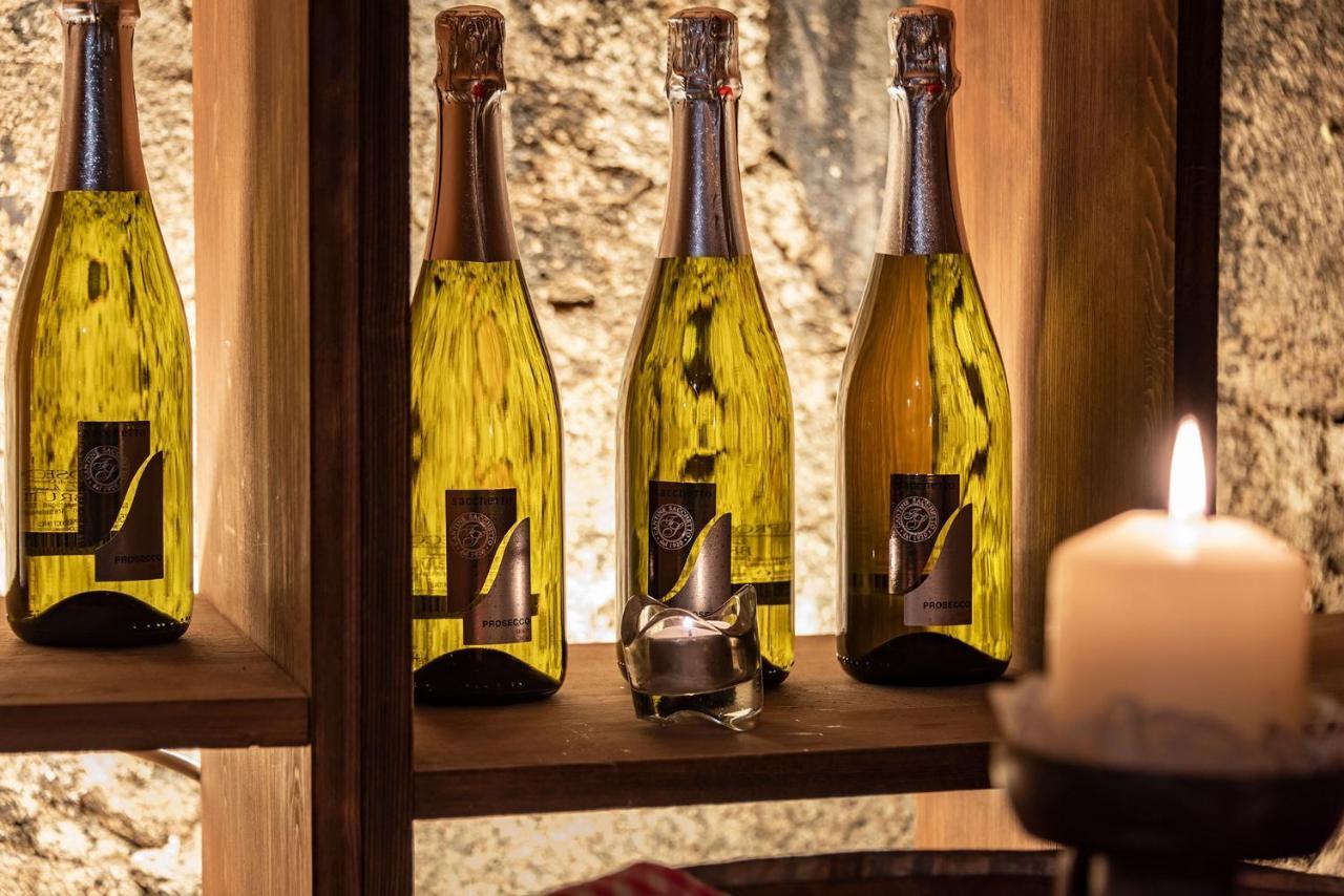 Hotel Weisse Lilie - B&B 리오디푸스테리아 외부 사진