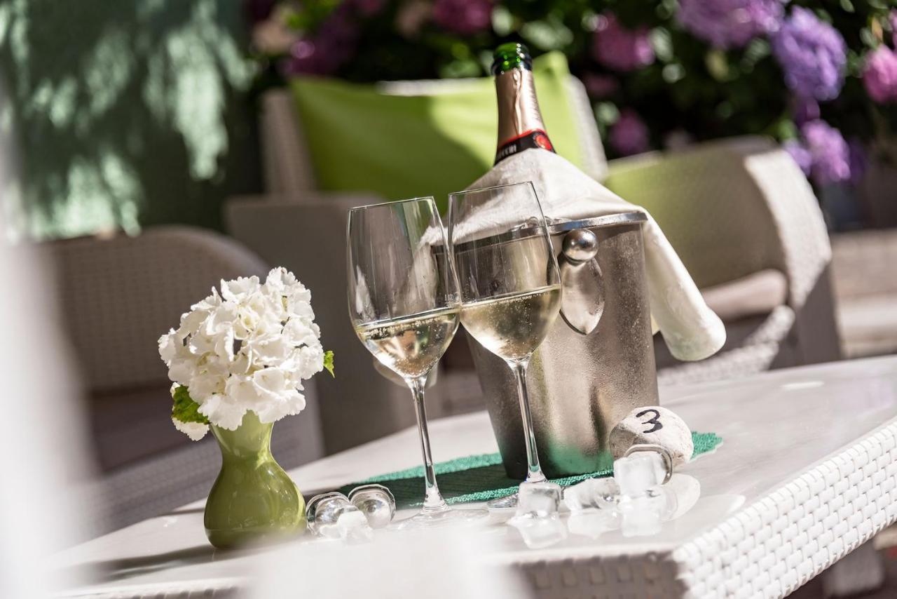 Hotel Weisse Lilie - B&B 리오디푸스테리아 외부 사진