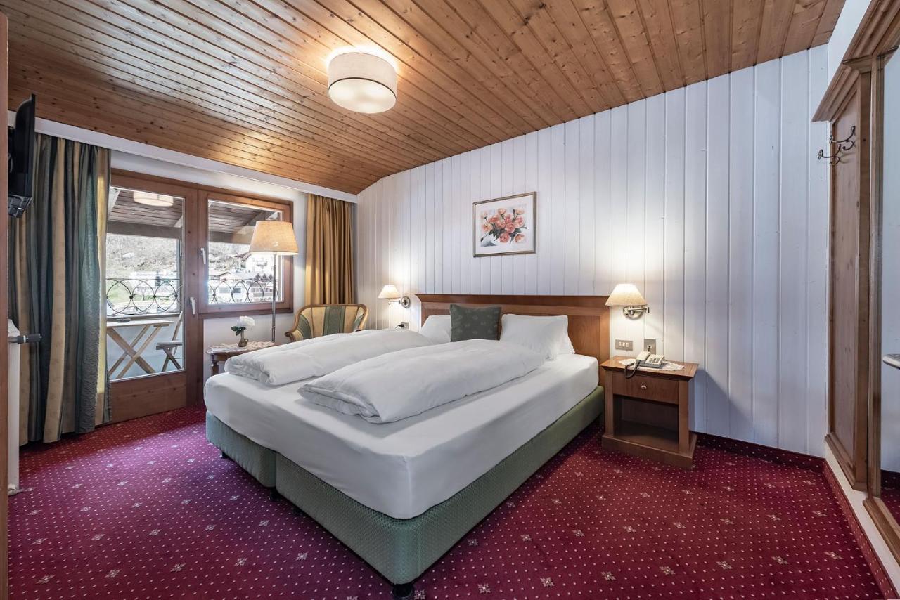 Hotel Weisse Lilie - B&B 리오디푸스테리아 외부 사진