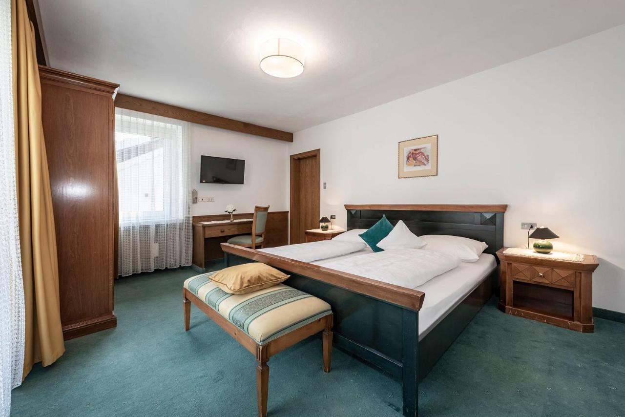Hotel Weisse Lilie - B&B 리오디푸스테리아 외부 사진