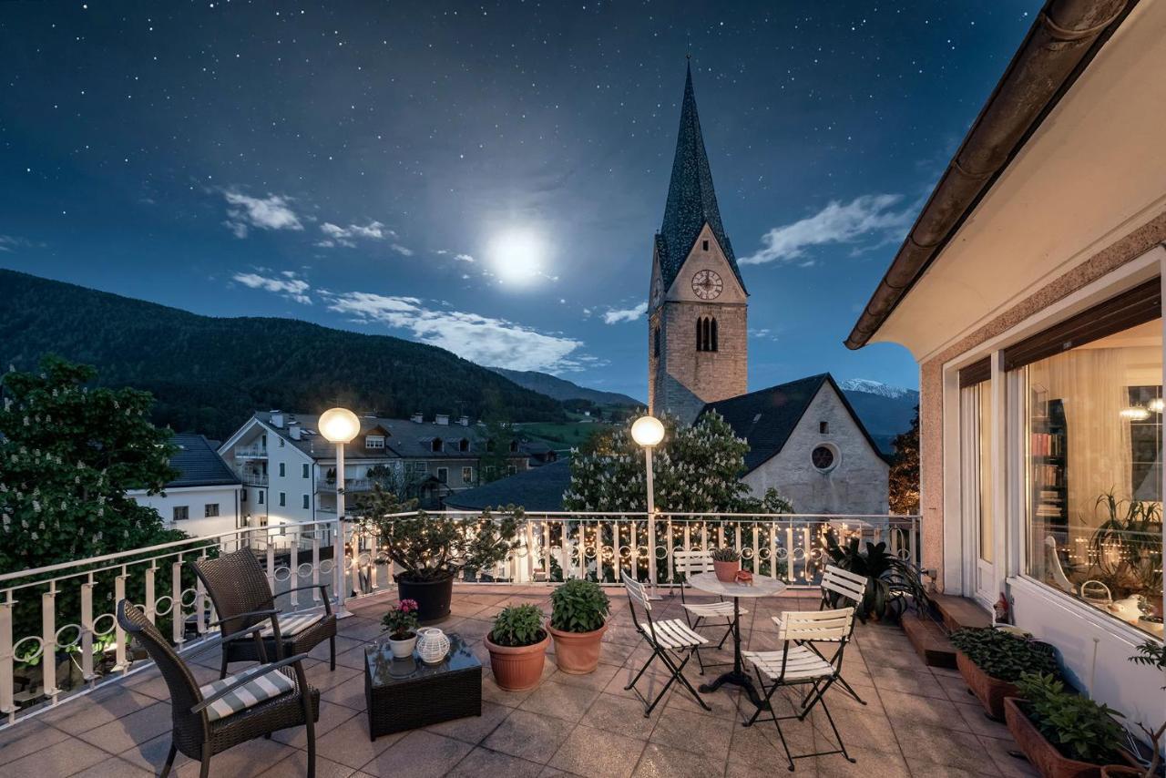 Hotel Weisse Lilie - B&B 리오디푸스테리아 외부 사진